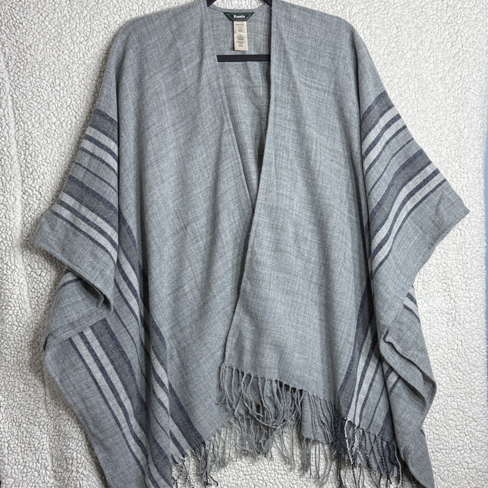 Roots Striped Fringe Shawl Wrap Grey Blue One Size – Cozy Layering